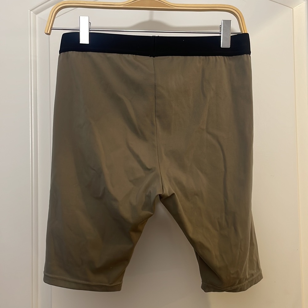 Essentials bikes shorts - Picture 2 of 4